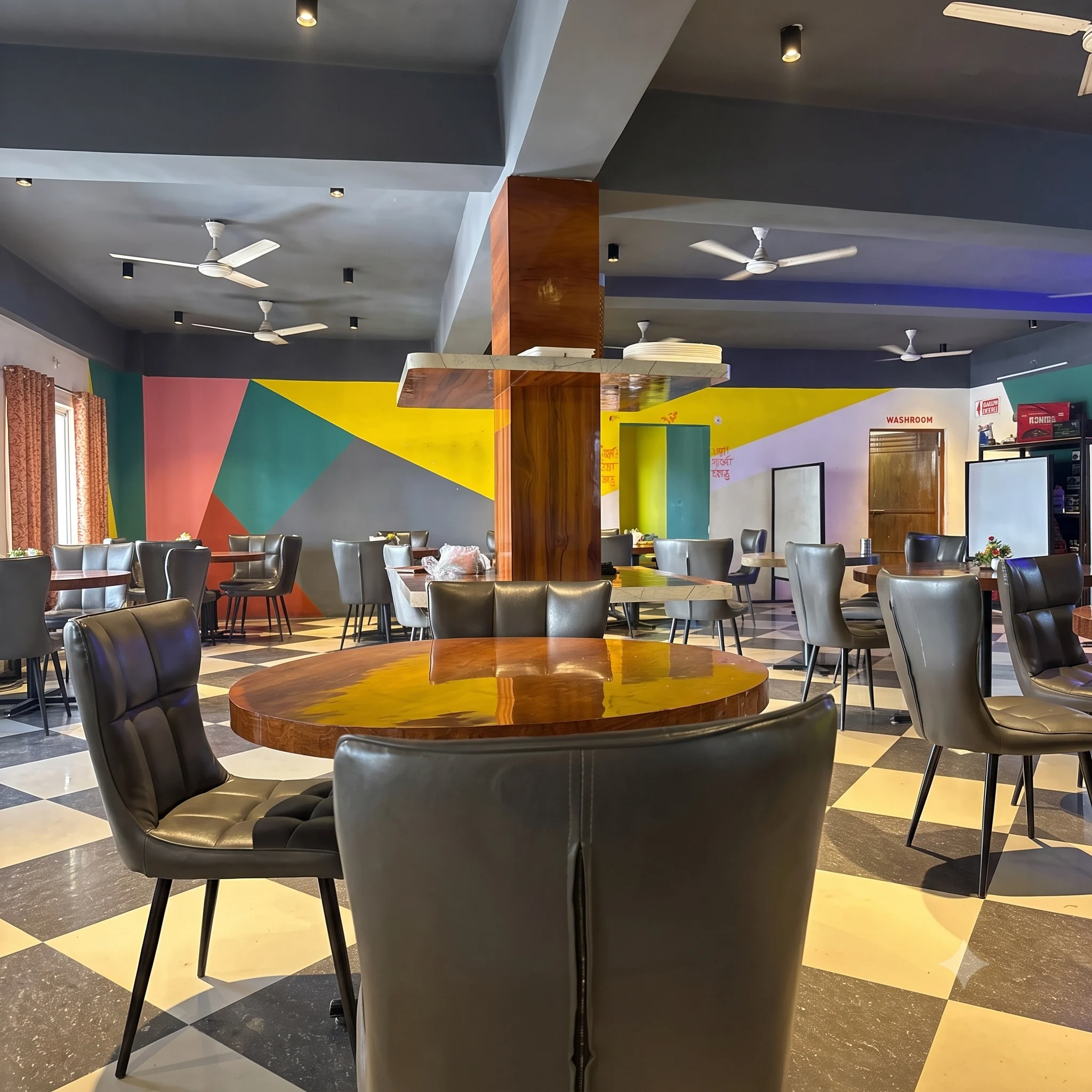 veg hotel chouparan
